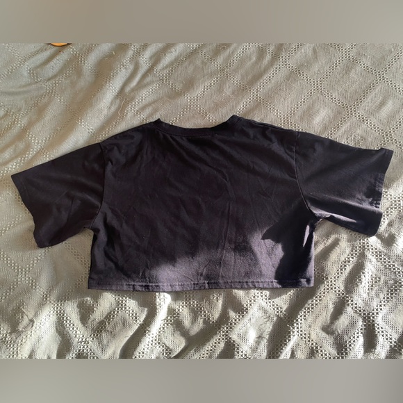 Graphic design cropped top - Picture 2 of 2